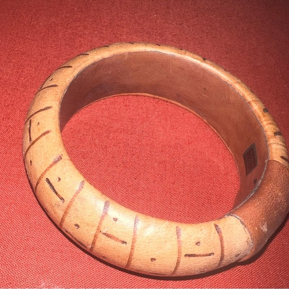 Unique Bamboo Wood Carved Bangle Bracelet Natural Earthy Boho - Picture 1 of 3